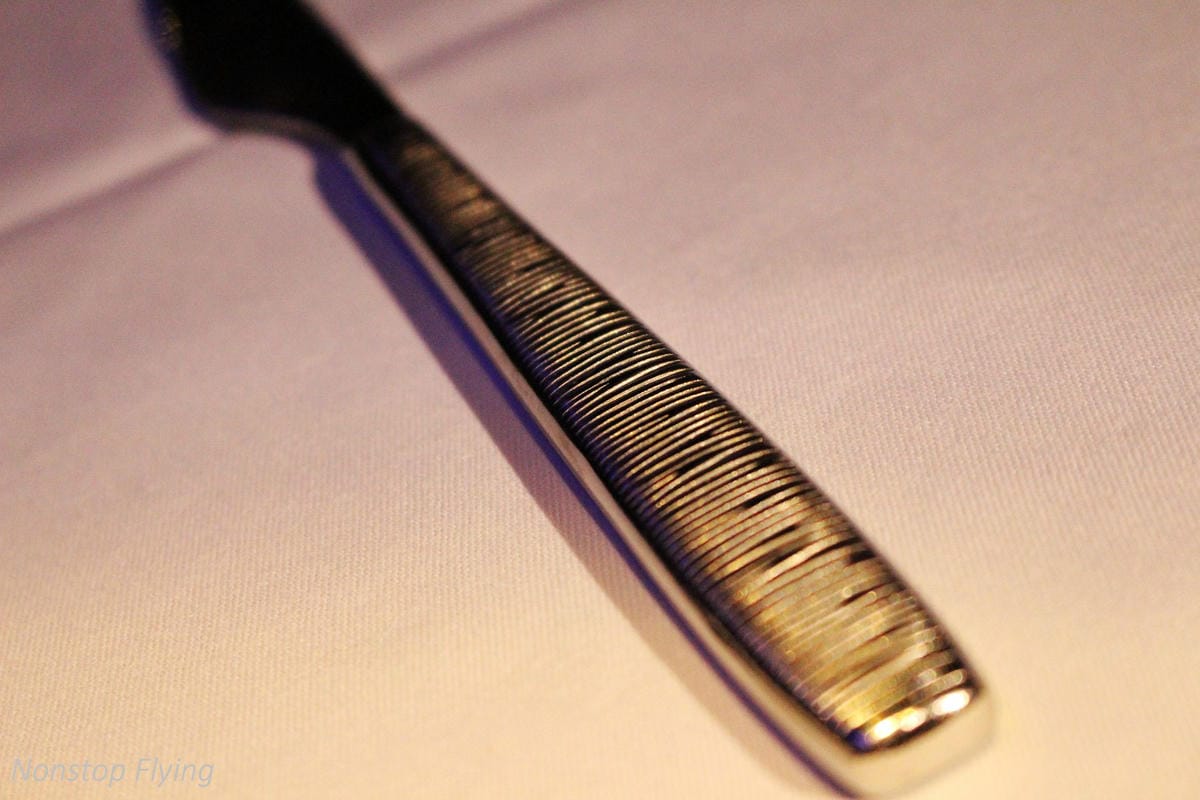 2019.04.17 卡達航空 QR815 香港-杜哈 Qsuite體驗 -波音777豪華包廂、五星級服務、吃到飽隨選菜單,全球最佳商務艙!