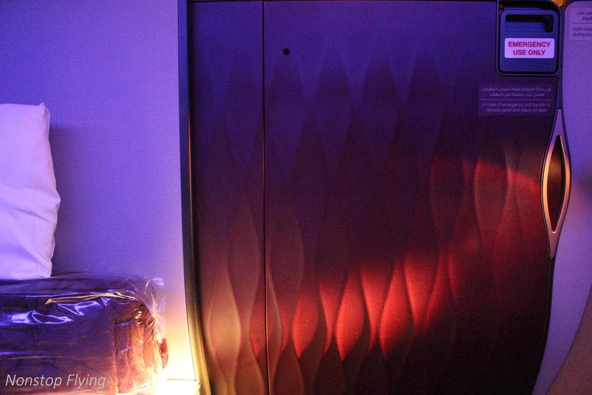 2019.04.17 卡達航空 QR815 香港-杜哈 Qsuite體驗 -波音777豪華包廂、五星級服務、吃到飽隨選菜單,全球最佳商務艙!