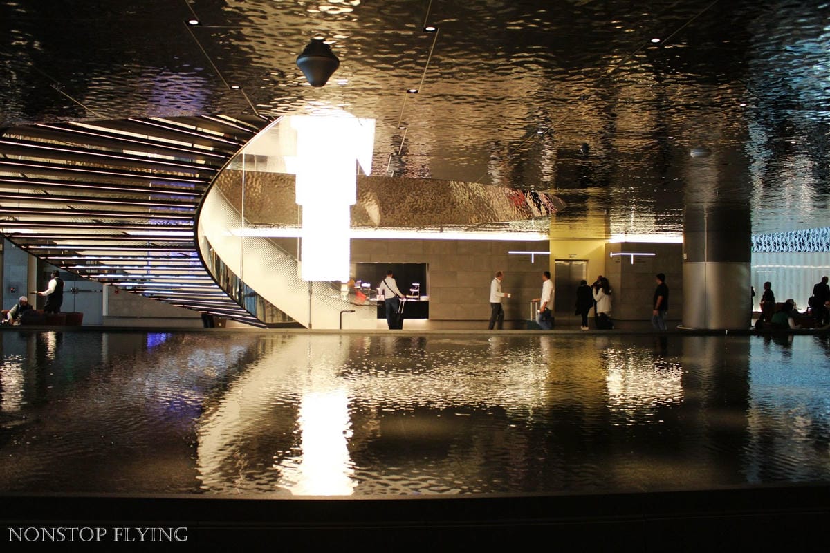 卡達航空 杜哈 Al Mourjan Business Lounge -主場旗艦商務貴賓室，雙層霸氣豪華空間，淋浴、休息、餐飲完整設施