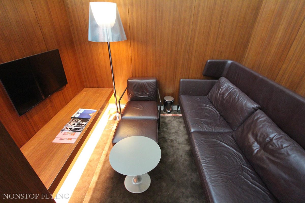 卡達航空 杜哈 Al Mourjan Business Lounge -主場旗艦商務貴賓室，雙層霸氣豪華空間，淋浴、休息、餐飲完整設施