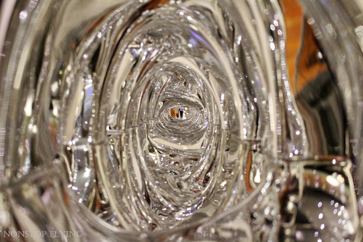 卡達航空 杜哈 Al Mourjan Business Lounge -主場旗艦商務貴賓室，雙層霸氣豪華空間，淋浴、休息、餐飲完整設施