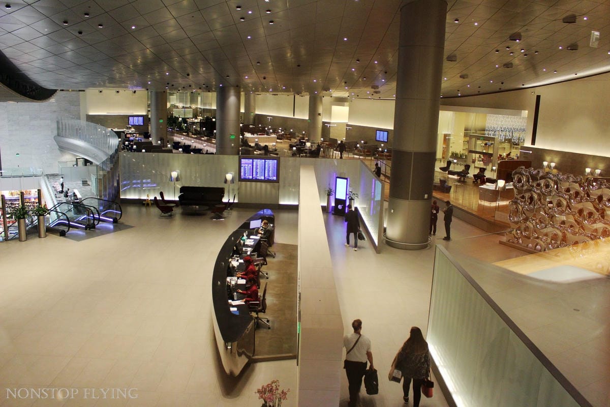 卡達航空 杜哈 Al Mourjan Business Lounge -主場旗艦商務貴賓室，雙層霸氣豪華空間，淋浴、休息、餐飲完整設施