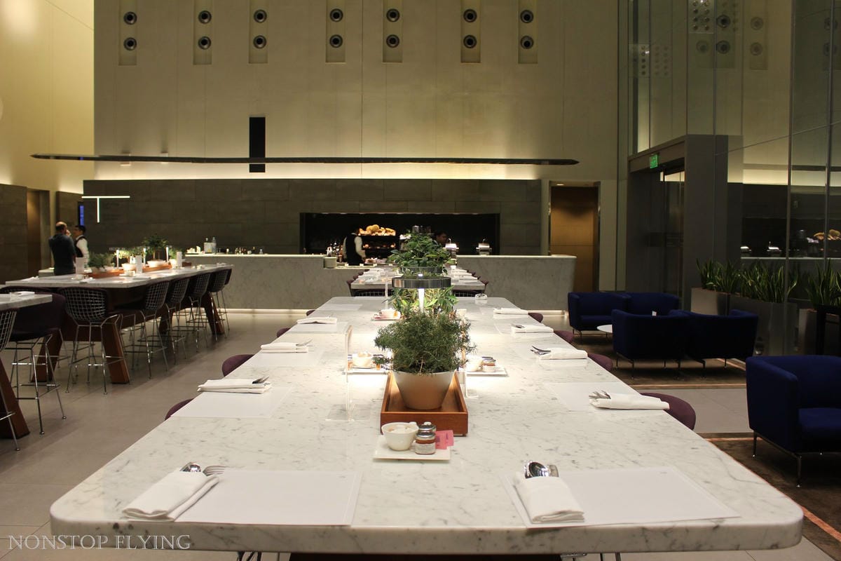 卡達航空 杜哈 Al Mourjan Business Lounge -主場旗艦商務貴賓室，雙層霸氣豪華空間，淋浴、休息、餐飲完整設施