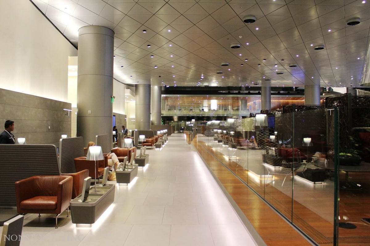 卡達航空 杜哈 Al Mourjan Business Lounge -主場旗艦商務貴賓室，雙層霸氣豪華空間，淋浴、休息、餐飲完整設施