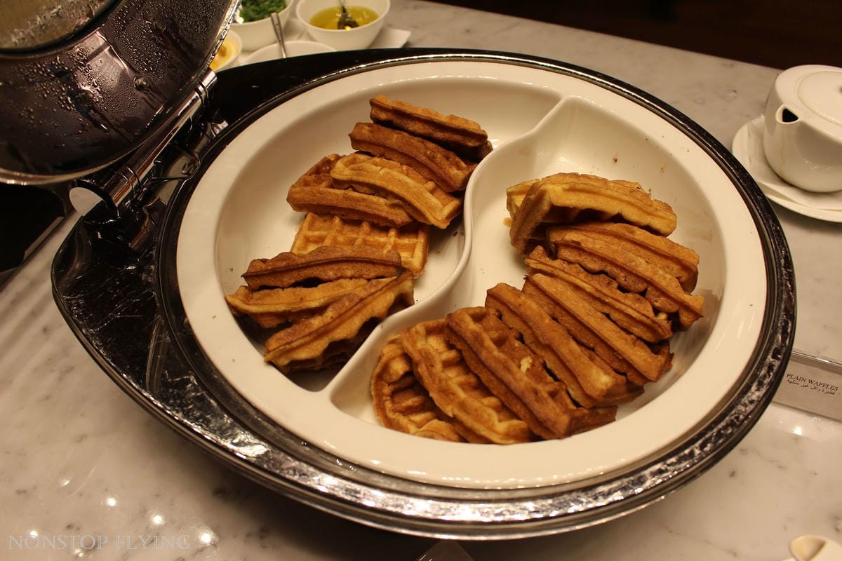 卡達航空 杜哈 Al Mourjan Business Lounge -主場旗艦商務貴賓室，雙層霸氣豪華空間，淋浴、休息、餐飲完整設施