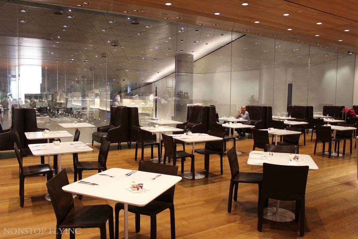 卡達航空 杜哈 Al Mourjan Business Lounge -主場旗艦商務貴賓室，雙層霸氣豪華空間，淋浴、休息、餐飲完整設施