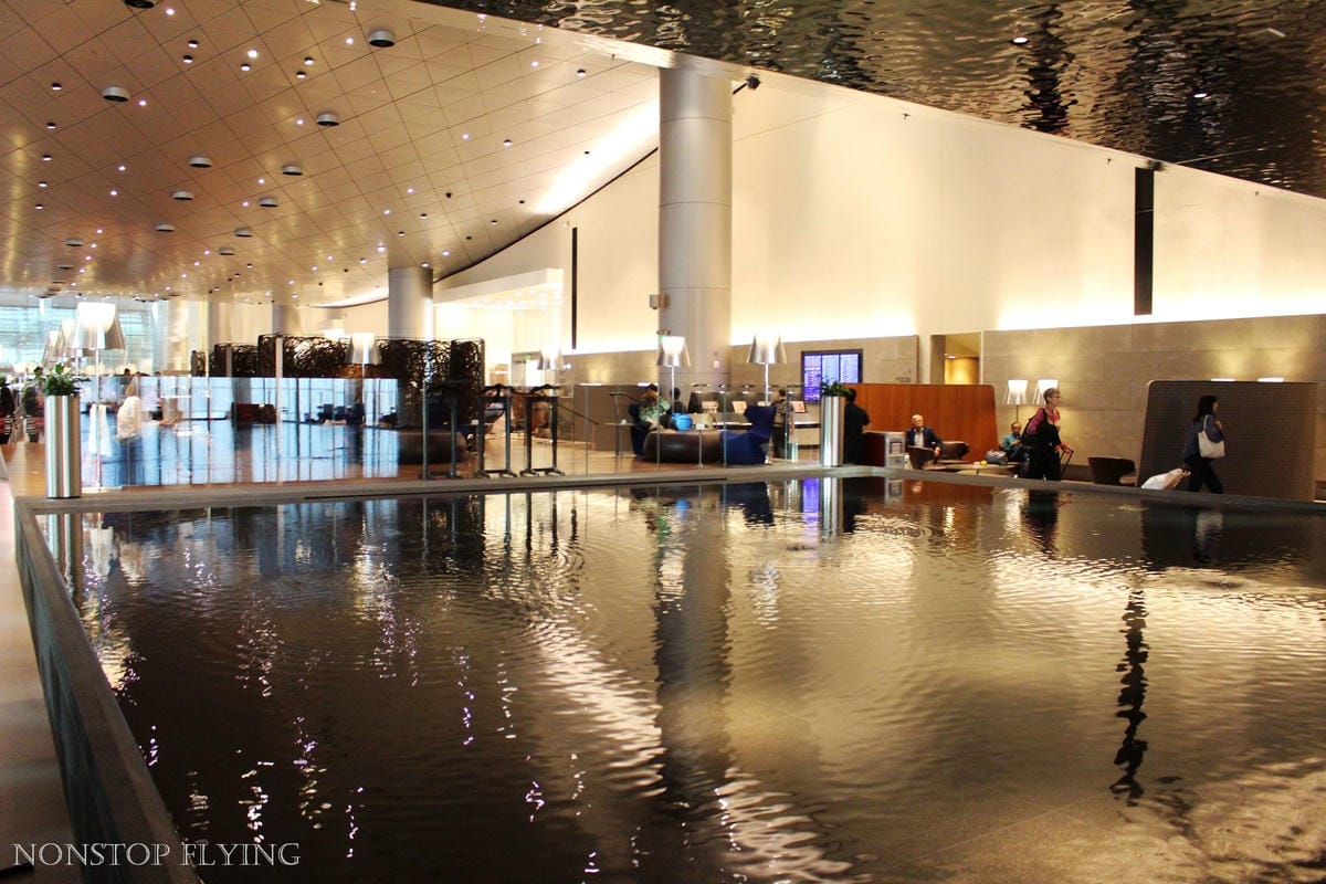 卡達航空 杜哈 Al Mourjan Business Lounge -主場旗艦商務貴賓室，雙層霸氣豪華空間，淋浴、休息、餐飲完整設施