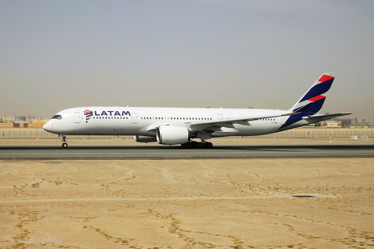 2019.04.17 卡達航空 QR327 杜哈-倫敦蓋威克 787-8商務艙 飛行記錄 -全平躺座椅、隨選餐飲、五星級服務