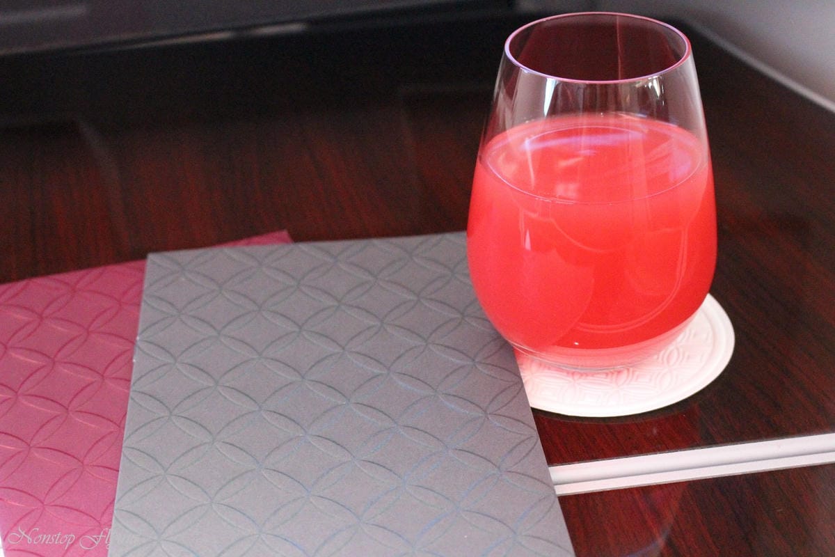 2019.04.17 卡達航空 QR327 杜哈-倫敦蓋威克 787-8商務艙 飛行記錄 -全平躺座椅、隨選餐飲、五星級服務 - 第50張圖 2019.04.17 卡達航空 QR327 杜哈-倫敦蓋威克 787-8商務艙 飛行記錄 -全平躺座椅、隨選餐飲、五星級服務