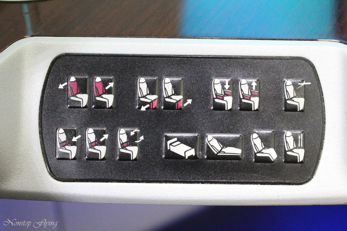 2019.04.17 卡達航空 QR327 杜哈-倫敦蓋威克 787-8商務艙 飛行記錄 -全平躺座椅、隨選餐飲、五星級服務 - 第16張圖 2019.04.17 卡達航空 QR327 杜哈-倫敦蓋威克 787-8商務艙 飛行記錄 -全平躺座椅、隨選餐飲、五星級服務