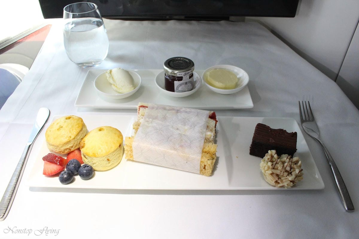 2019.04.17 卡達航空 QR327 杜哈-倫敦蓋威克 787-8商務艙 飛行記錄 -全平躺座椅、隨選餐飲、五星級服務 - 第58張圖 2019.04.17 卡達航空 QR327 杜哈-倫敦蓋威克 787-8商務艙 飛行記錄 -全平躺座椅、隨選餐飲、五星級服務