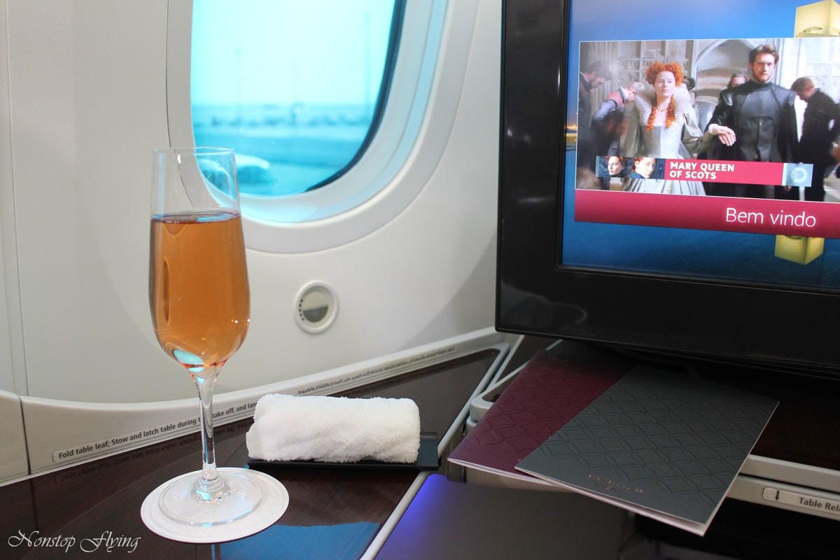 2019.04.17 卡達航空 QR327 杜哈-倫敦蓋威克 787-8商務艙 飛行記錄 -全平躺座椅、隨選餐飲、五星級服務 - 第24張圖 2019.04.17 卡達航空 QR327 杜哈-倫敦蓋威克 787-8商務艙 飛行記錄 -全平躺座椅、隨選餐飲、五星級服務