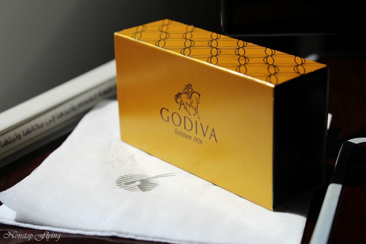 2019.04.17 卡達航空 QR327 杜哈-倫敦蓋威克 787-8商務艙 飛行記錄 -全平躺座椅、隨選餐飲、五星級服務 - 第62張圖 2019.04.17 卡達航空 QR327 杜哈-倫敦蓋威克 787-8商務艙 飛行記錄 -全平躺座椅、隨選餐飲、五星級服務