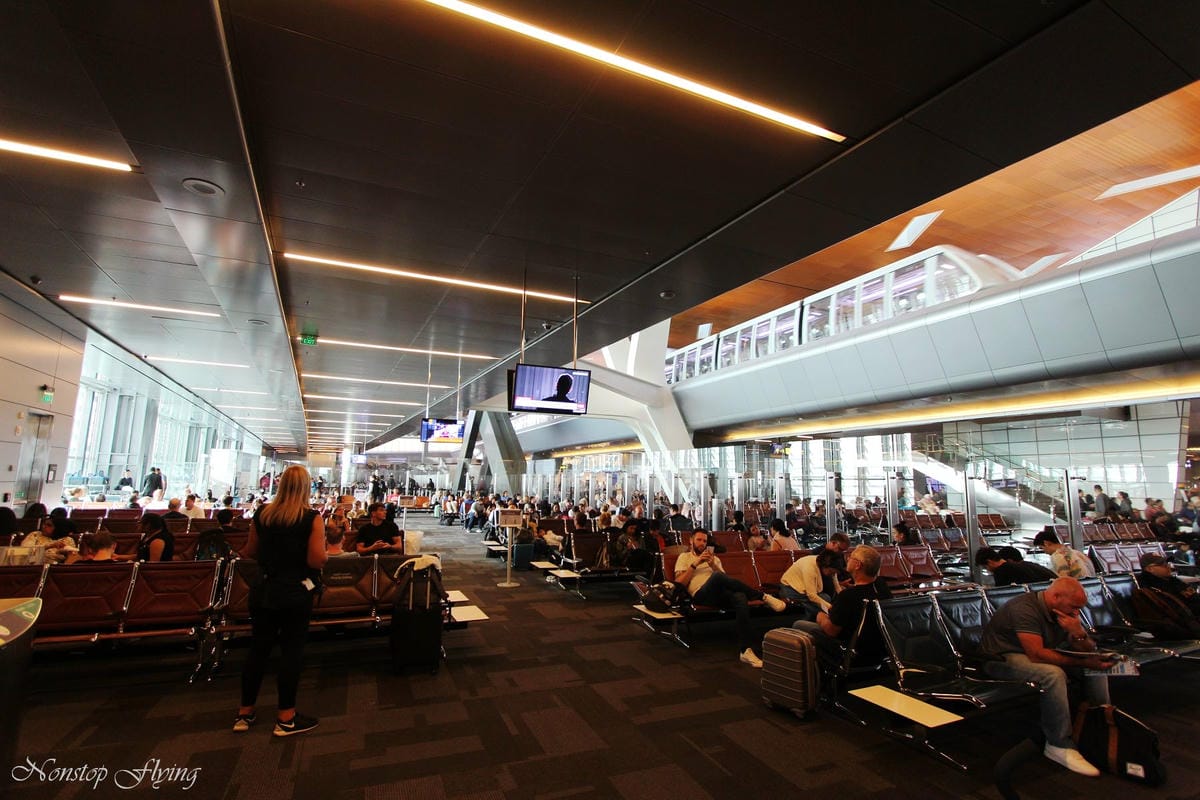 2019.04.17 卡達航空 QR327 杜哈-倫敦蓋威克 787-8商務艙 飛行記錄 -全平躺座椅、隨選餐飲、五星級服務 - 第4張圖 2019.04.17 卡達航空 QR327 杜哈-倫敦蓋威克 787-8商務艙 飛行記錄 -全平躺座椅、隨選餐飲、五星級服務