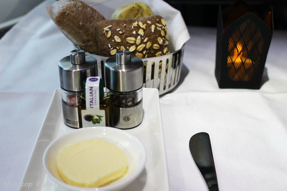 2019.04.26 卡達航空 QR328 倫敦蓋威克-杜哈 787-8商務艙 飛行記錄 -全平躺座椅、隨選餐飲、五星服務 - 第52張圖 2019.04.26 卡達航空 QR328 倫敦蓋威克-杜哈 787-8商務艙 飛行記錄 -全平躺座椅、隨選餐飲、五星服務