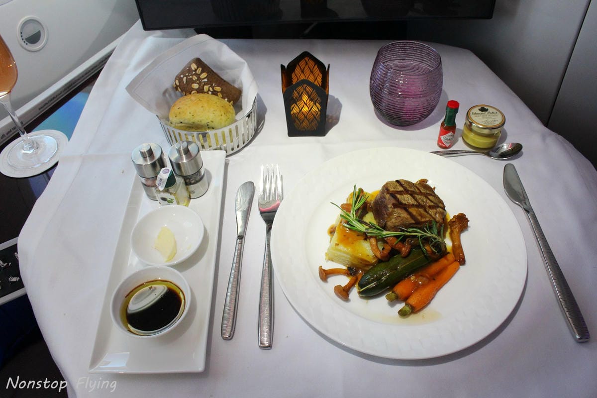 2019.04.26 卡達航空 QR328 倫敦蓋威克-杜哈 787-8商務艙 飛行記錄 -全平躺座椅、隨選餐飲、五星服務 - 第55張圖 2019.04.26 卡達航空 QR328 倫敦蓋威克-杜哈 787-8商務艙 飛行記錄 -全平躺座椅、隨選餐飲、五星服務