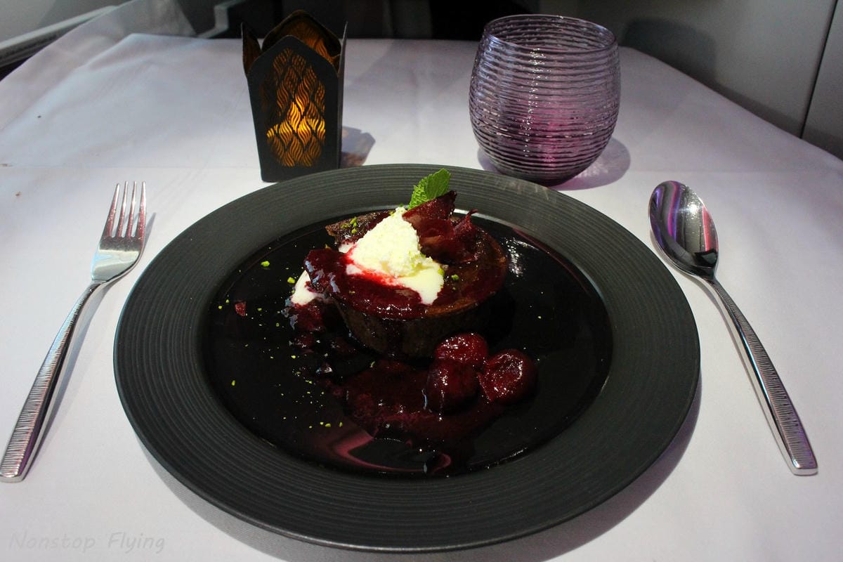 2019.04.26 卡達航空 QR328 倫敦蓋威克-杜哈 787-8商務艙 飛行記錄 -全平躺座椅、隨選餐飲、五星服務 - 第59張圖 2019.04.26 卡達航空 QR328 倫敦蓋威克-杜哈 787-8商務艙 飛行記錄 -全平躺座椅、隨選餐飲、五星服務