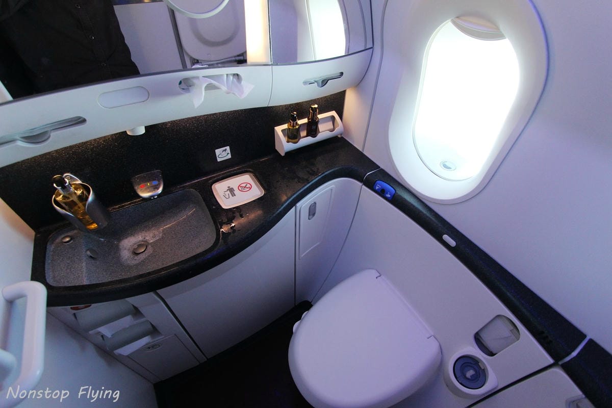 2019.04.26 卡達航空 QR328 倫敦蓋威克-杜哈 787-8商務艙 飛行記錄 -全平躺座椅、隨選餐飲、五星服務 - 第50張圖 2019.04.26 卡達航空 QR328 倫敦蓋威克-杜哈 787-8商務艙 飛行記錄 -全平躺座椅、隨選餐飲、五星服務