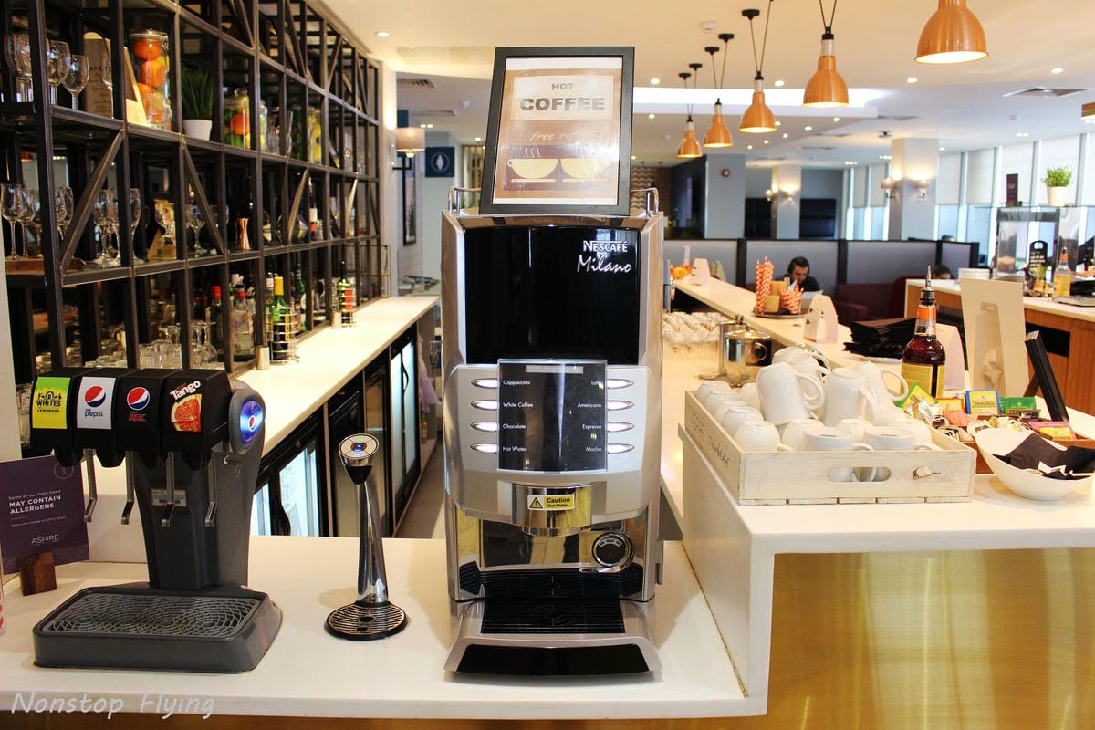 2019.04.26 卡達航空 QR328 倫敦蓋威克-杜哈 787-8商務艙 飛行記錄 -全平躺座椅、隨選餐飲、五星服務 - 第20張圖 2019.04.26 卡達航空 QR328 倫敦蓋威克-杜哈 787-8商務艙 飛行記錄 -全平躺座椅、隨選餐飲、五星服務