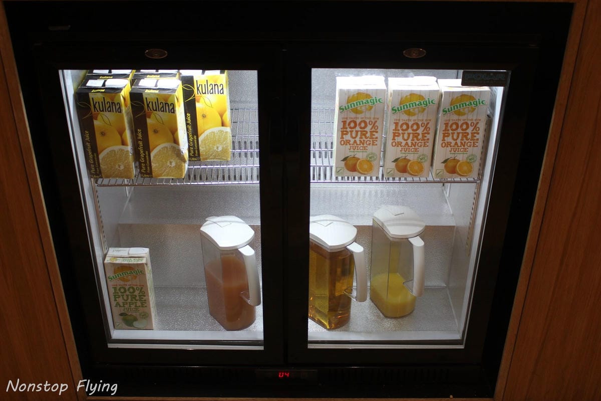 2019.04.26 卡達航空 QR328 倫敦蓋威克-杜哈 787-8商務艙 飛行記錄 -全平躺座椅、隨選餐飲、五星服務