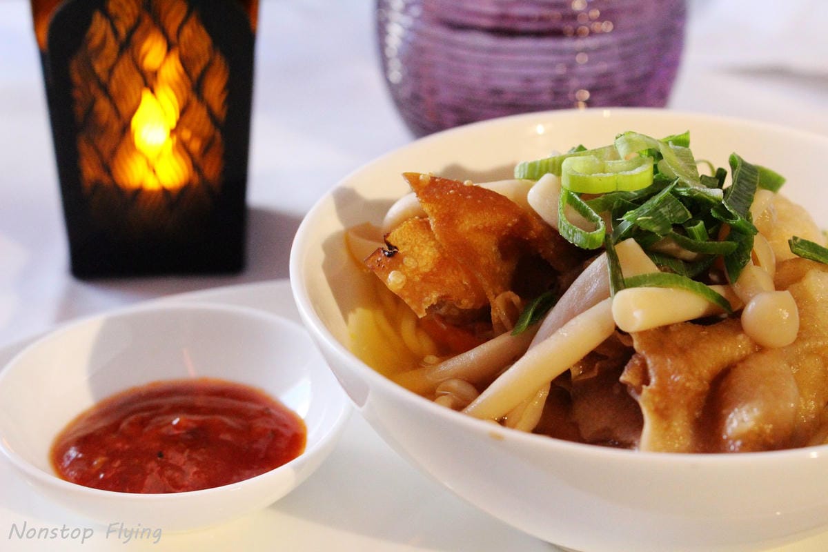 2019.04.27 卡達航空 QR816 杜哈-香港 777-300ER Qsuite商務艙 -豪華個人包廂、五星級服務、隨選菜單、名牌備品 - 第35張圖 2019.04.27 卡達航空 QR816 杜哈-香港 777-300ER Qsuite商務艙 -豪華個人包廂、五星級服務、隨選菜單、名牌備品