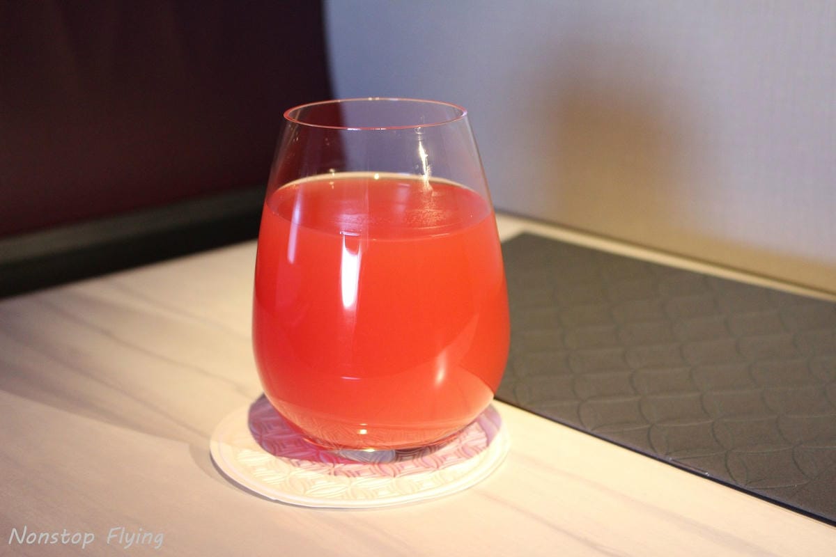 2019.04.27 卡達航空 QR816 杜哈-香港 777-300ER Qsuite商務艙 -豪華個人包廂、五星級服務、隨選菜單、名牌備品 - 第29張圖 2019.04.27 卡達航空 QR816 杜哈-香港 777-300ER Qsuite商務艙 -豪華個人包廂、五星級服務、隨選菜單、名牌備品