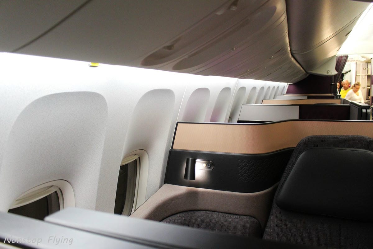 2019.04.27 卡達航空 QR816 杜哈-香港 777-300ER Qsuite商務艙 -豪華個人包廂、五星級服務、隨選菜單、名牌備品 - 第44張圖 2019.04.27 卡達航空 QR816 杜哈-香港 777-300ER Qsuite商務艙 -豪華個人包廂、五星級服務、隨選菜單、名牌備品