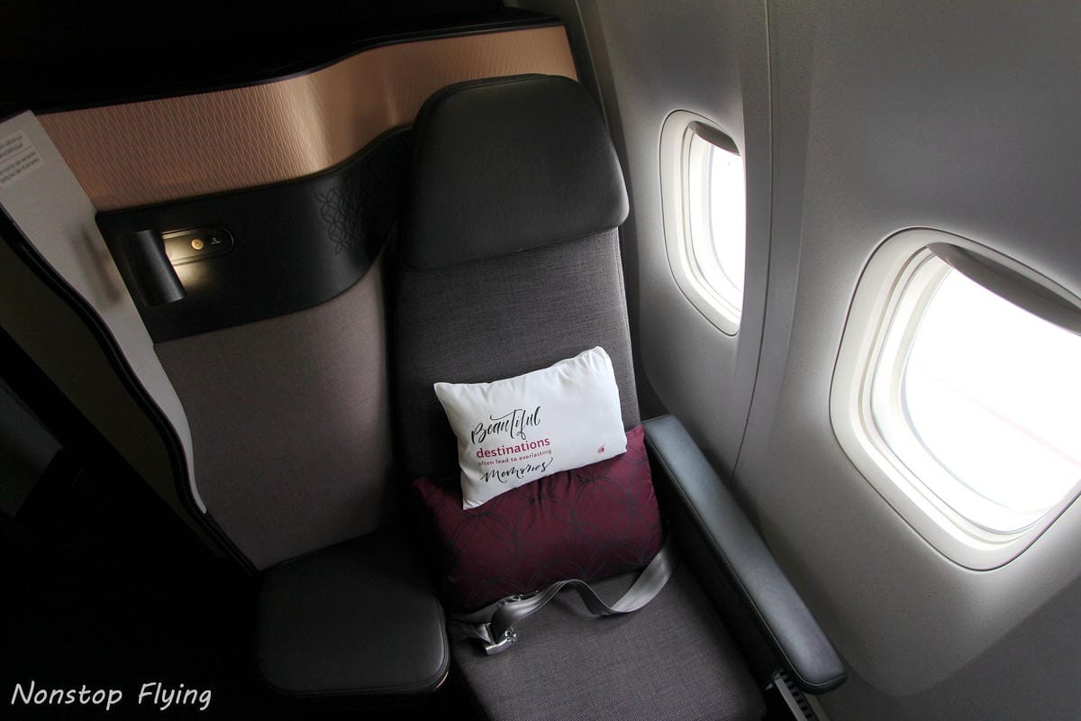 2019.04.27 卡達航空 QR816 杜哈-香港 777-300ER Qsuite商務艙 -豪華個人包廂、五星級服務、隨選菜單、名牌備品 - 第15張圖 2019.04.27 卡達航空 QR816 杜哈-香港 777-300ER Qsuite商務艙 -豪華個人包廂、五星級服務、隨選菜單、名牌備品