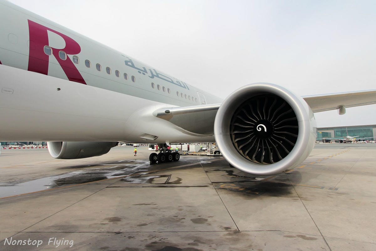 2019.04.27 卡達航空 QR816 杜哈-香港 777-300ER Qsuite商務艙 -豪華個人包廂、五星級服務、隨選菜單、名牌備品