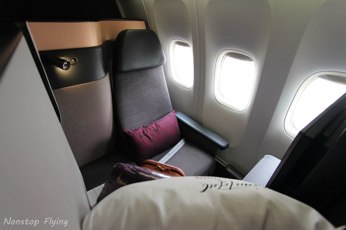 2019.04.27 卡達航空 QR816 杜哈-香港 777-300ER Qsuite商務艙 -豪華個人包廂、五星級服務、隨選菜單、名牌備品 - 第13張圖 2019.04.27 卡達航空 QR816 杜哈-香港 777-300ER Qsuite商務艙 -豪華個人包廂、五星級服務、隨選菜單、名牌備品