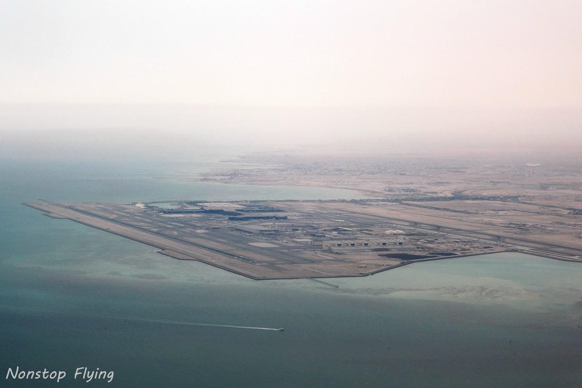 2019.04.27 卡達航空 QR816 杜哈-香港 777-300ER Qsuite商務艙 -豪華個人包廂、五星級服務、隨選菜單、名牌備品 - 第28張圖 2019.04.27 卡達航空 QR816 杜哈-香港 777-300ER Qsuite商務艙 -豪華個人包廂、五星級服務、隨選菜單、名牌備品