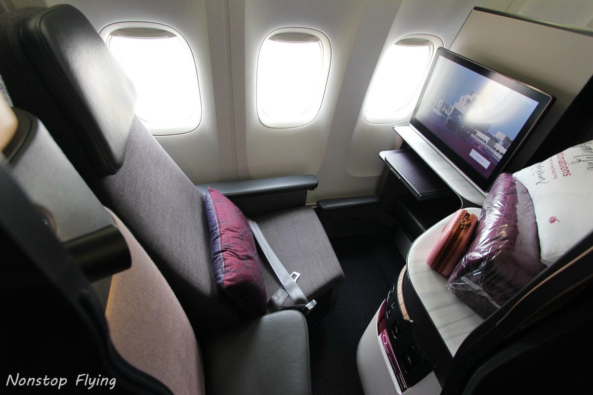 2019.04.27 卡達航空 QR816 杜哈-香港 777-300ER Qsuite商務艙 -豪華個人包廂、五星級服務、隨選菜單、名牌備品 - 第12張圖 2019.04.27 卡達航空 QR816 杜哈-香港 777-300ER Qsuite商務艙 -豪華個人包廂、五星級服務、隨選菜單、名牌備品