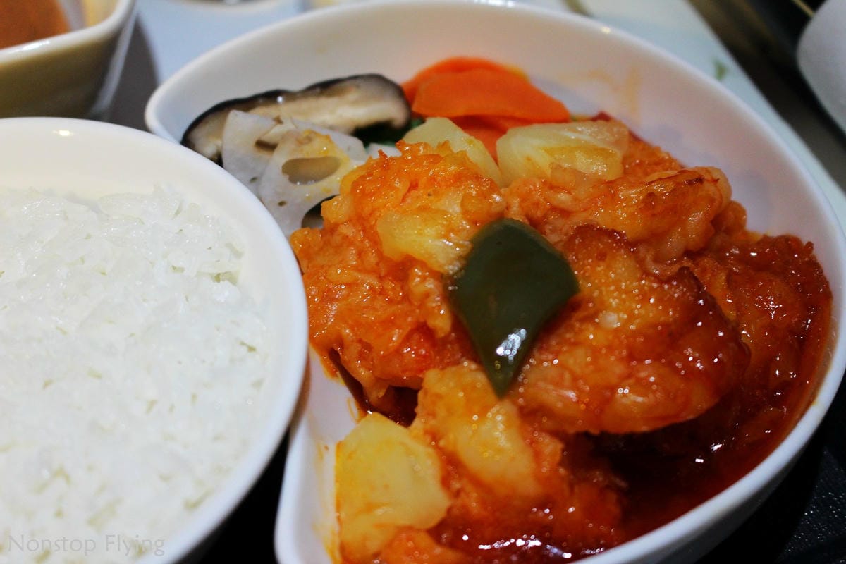 2019.04.27 國泰航空 CX408 香港-台北 A330-300商務艙飛行記錄 -全平躺反魚骨式座椅