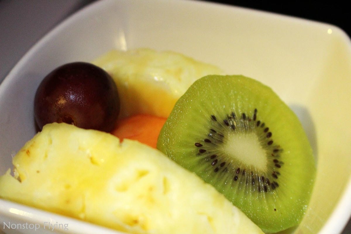 2019.04.27 國泰航空 CX408 香港-台北 A330-300商務艙飛行記錄 -全平躺反魚骨式座椅