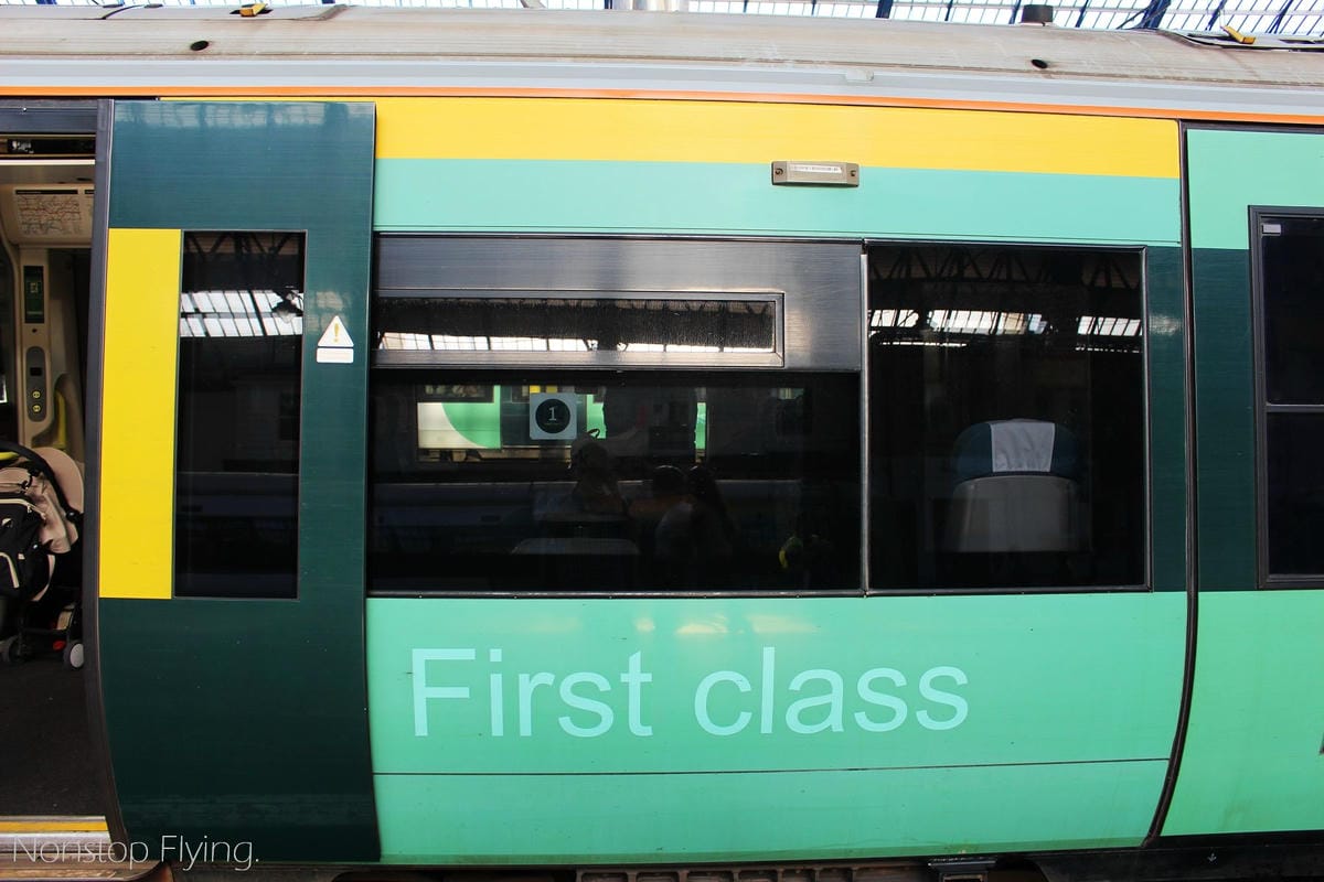 第一次坐火車遊英國就上手 -查車班、進出站好簡單!