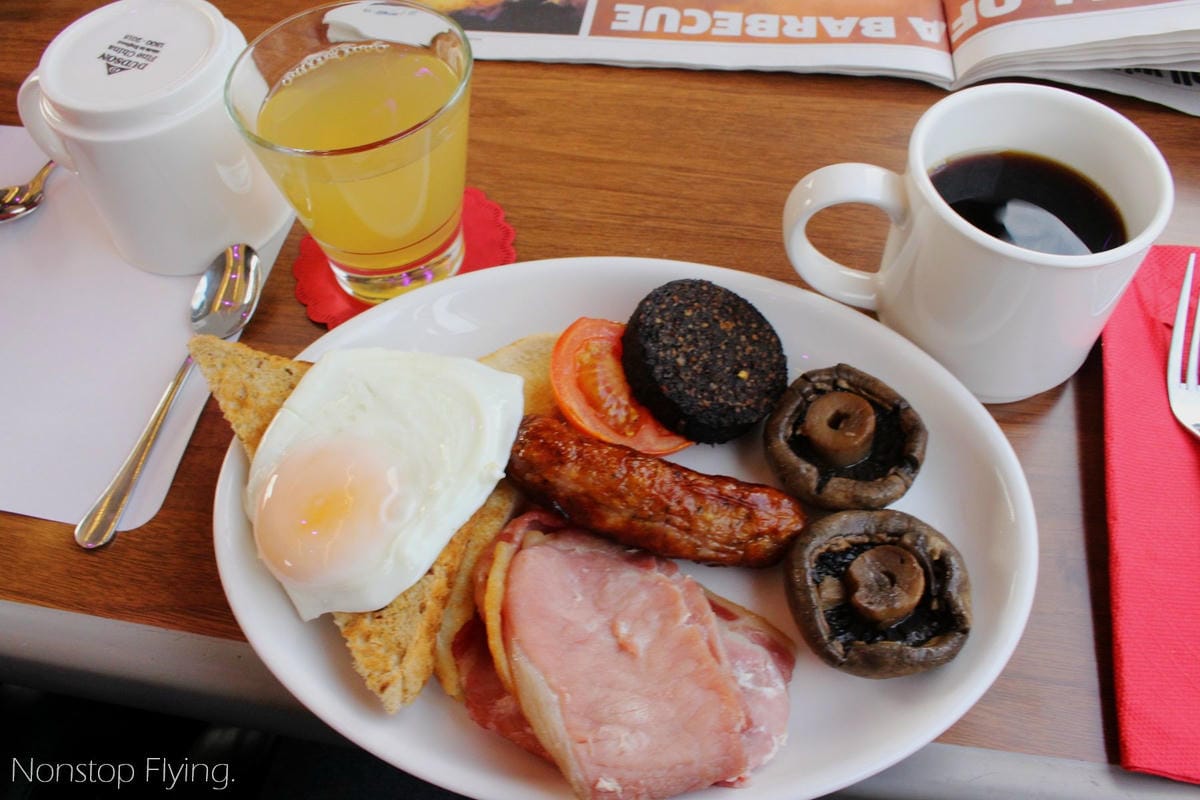 英國火車頭等艙體驗 -寬敞座椅、豐盛餐點、豪華貴賓室，英格蘭最棒的陸上移動方式
