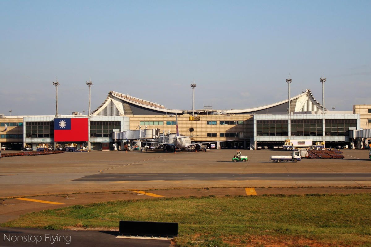 2019.05.03 中華航空 CI503 桃園-上海浦東 777-300ER飛行記錄 (豪華經濟艙座位) - 第30張圖 2019.05.03 中華航空 CI503 桃園-上海浦東 777-300ER飛行記錄 (豪華經濟艙座位)