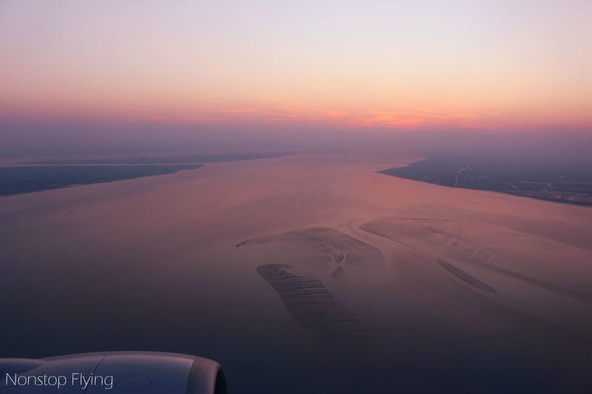 2019.05.03 中華航空 CI503 桃園-上海浦東 777-300ER飛行記錄 (豪華經濟艙座位) - 第51張圖 2019.05.03 中華航空 CI503 桃園-上海浦東 777-300ER飛行記錄 (豪華經濟艙座位)
