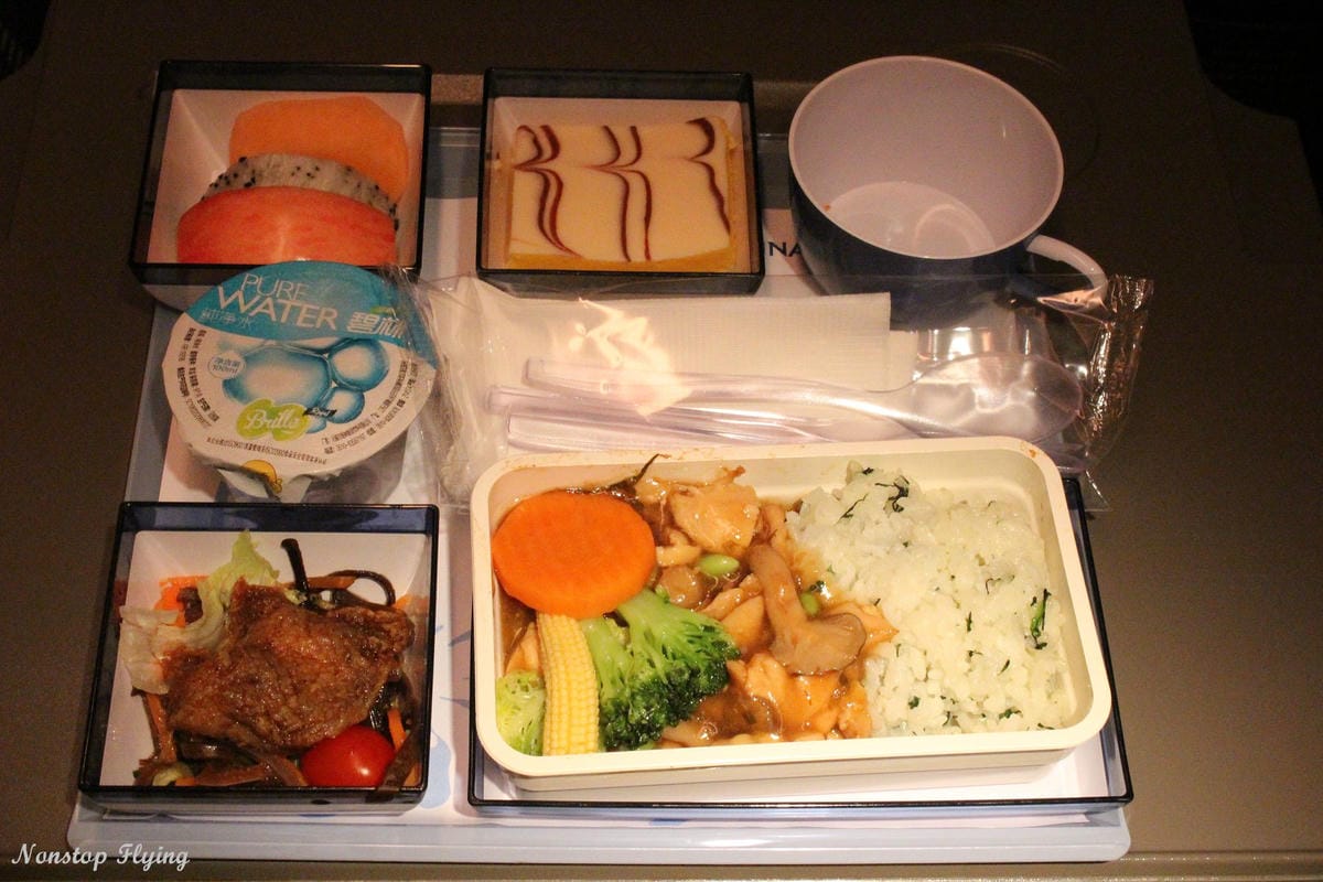 2019.05.05 中華航空 CI504 上海浦東-桃園 777-300ER飛行記錄 (豪華經濟艙座位)