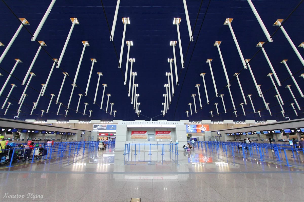 2019.05.05 中華航空 CI504 上海浦東-桃園 777-300ER飛行記錄 (豪華經濟艙座位)