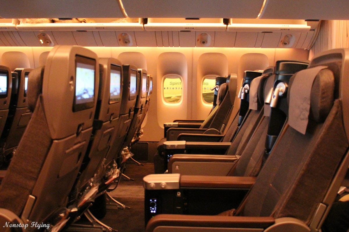 2019.05.05 中華航空 CI504 上海浦東-桃園 777-300ER飛行記錄 (豪華經濟艙座位)