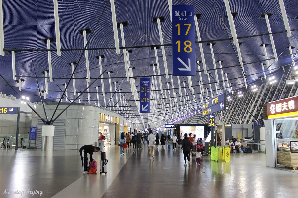 2019.05.05 中華航空 CI504 上海浦東-桃園 777-300ER飛行記錄 (豪華經濟艙座位)