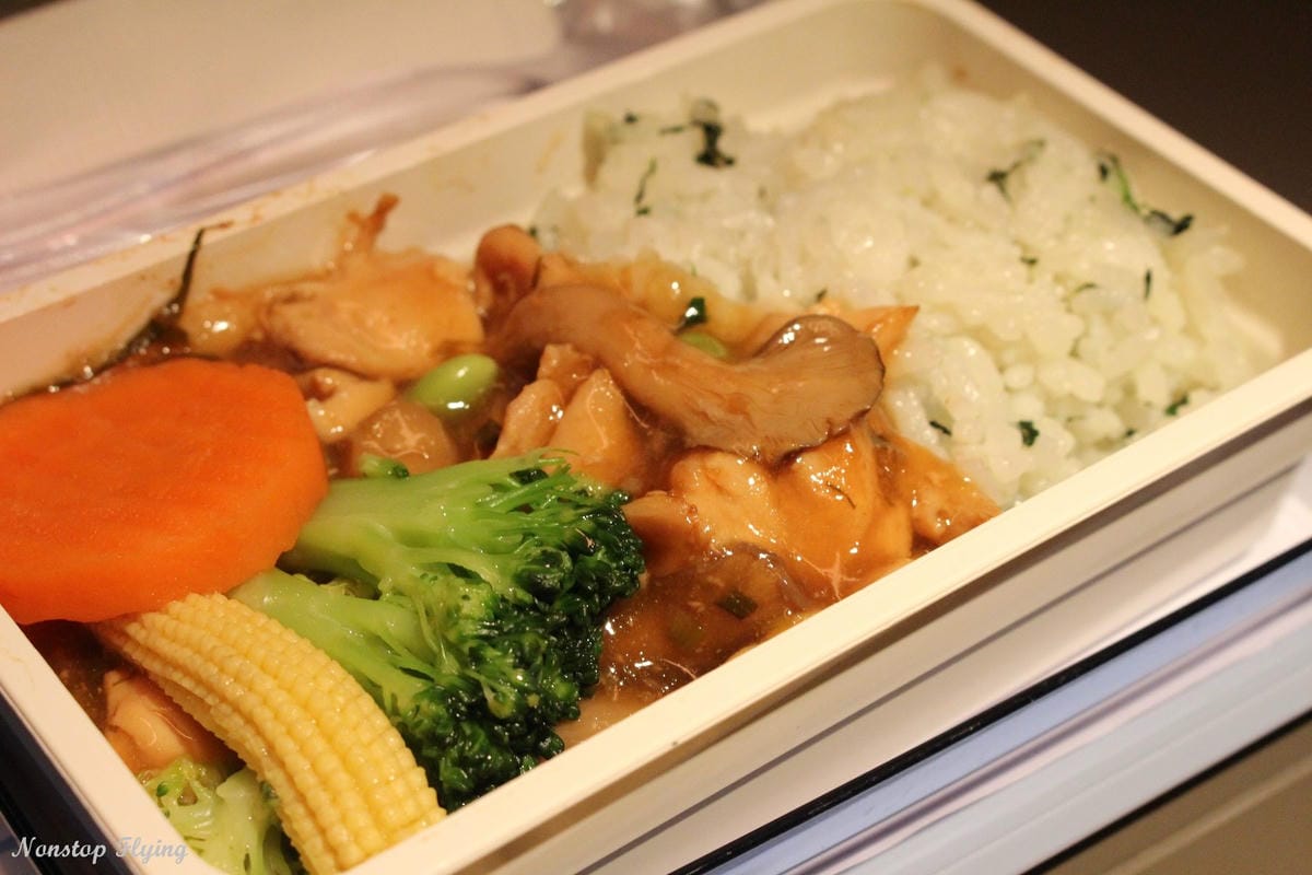 2019.05.05 中華航空 CI504 上海浦東-桃園 777-300ER飛行記錄 (豪華經濟艙座位)