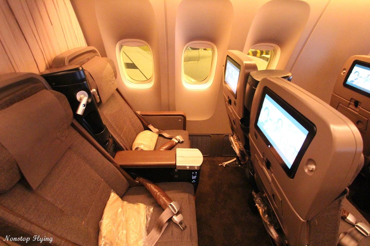 2019.05.05 中華航空 CI504 上海浦東-桃園 777-300ER飛行記錄 (豪華經濟艙座位)