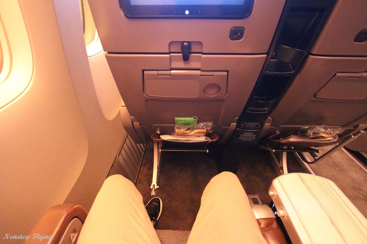 2019.05.05 中華航空 CI504 上海浦東-桃園 777-300ER飛行記錄 (豪華經濟艙座位)