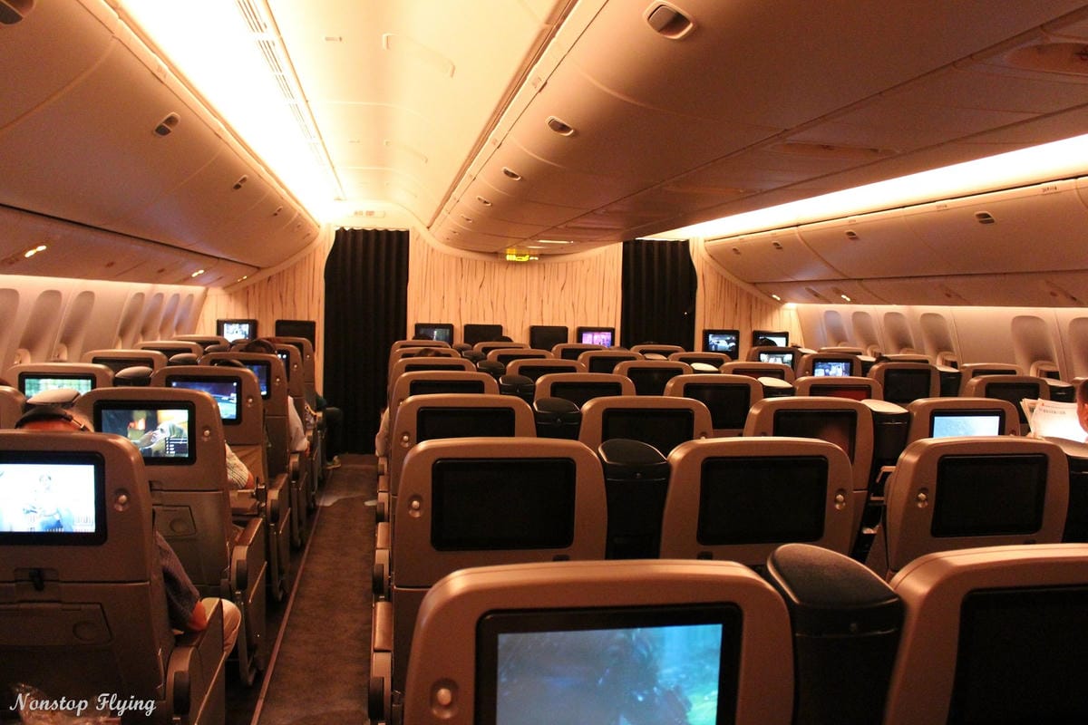 2019.05.05 中華航空 CI504 上海浦東-桃園 777-300ER飛行記錄 (豪華經濟艙座位)