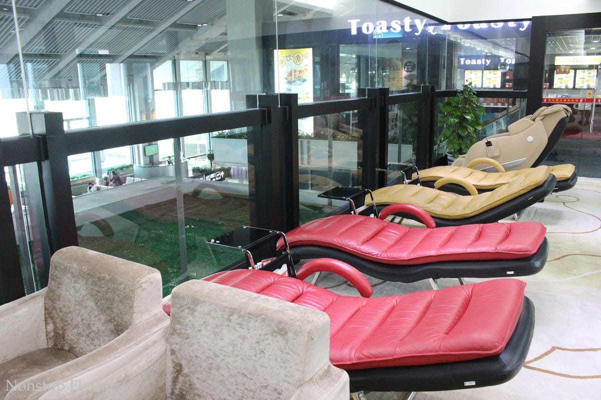 2019.06.30 國泰港龍 KA693 海口-香港 A320飛行記錄 -含海口貴賓室分享/ 一趟與暴風雨、機械搶修賽跑的旅程