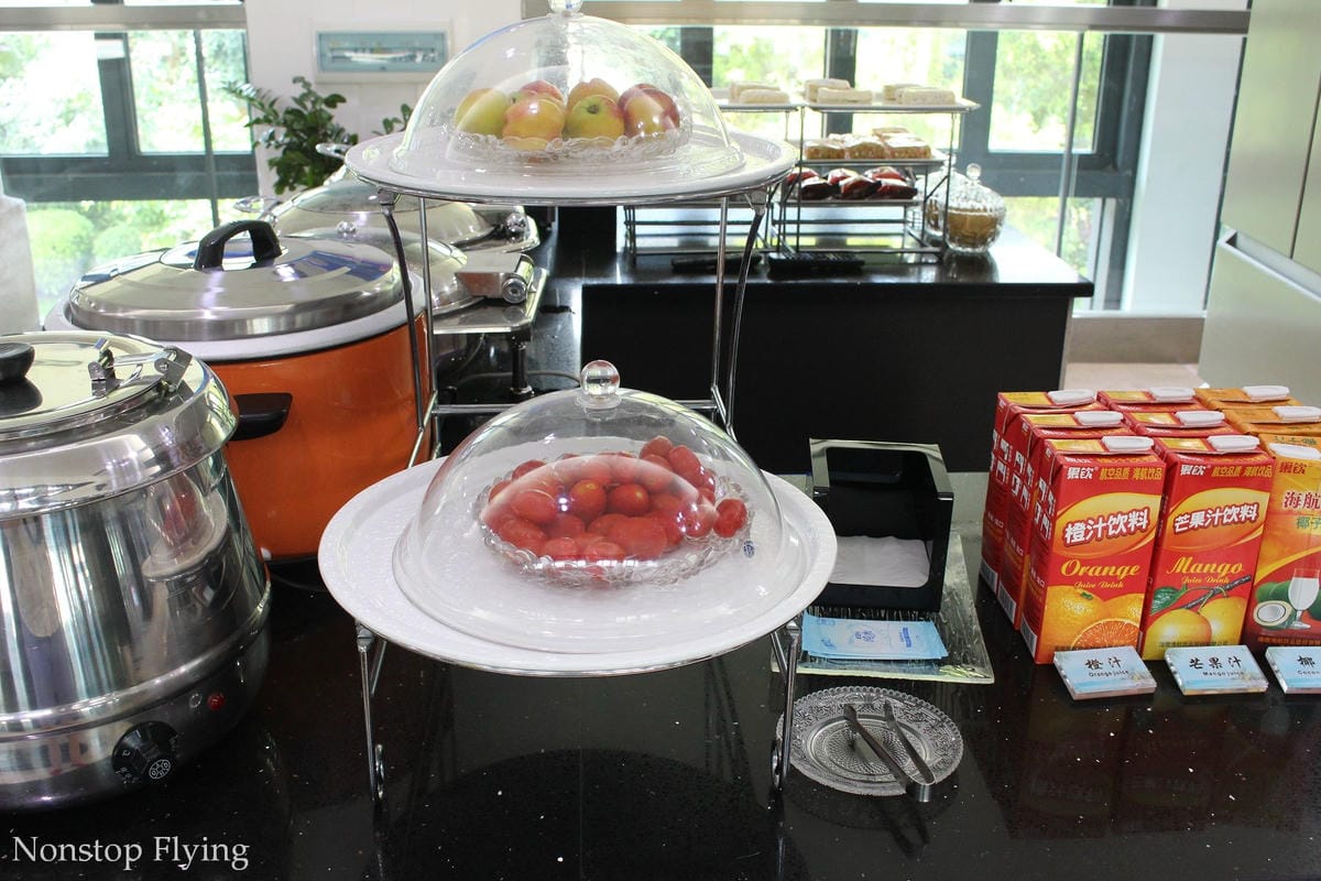 2019.06.30 國泰港龍 KA693 海口-香港 A320飛行記錄 -含海口貴賓室分享/ 一趟與暴風雨、機械搶修賽跑的旅程