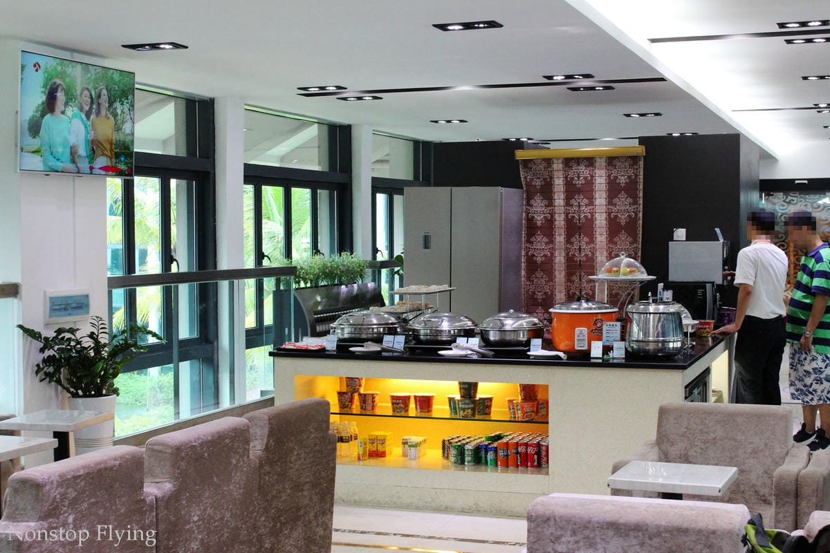 2019.06.30 國泰港龍 KA693 海口-香港 A320飛行記錄 -含海口貴賓室分享/ 一趟與暴風雨、機械搶修賽跑的旅程