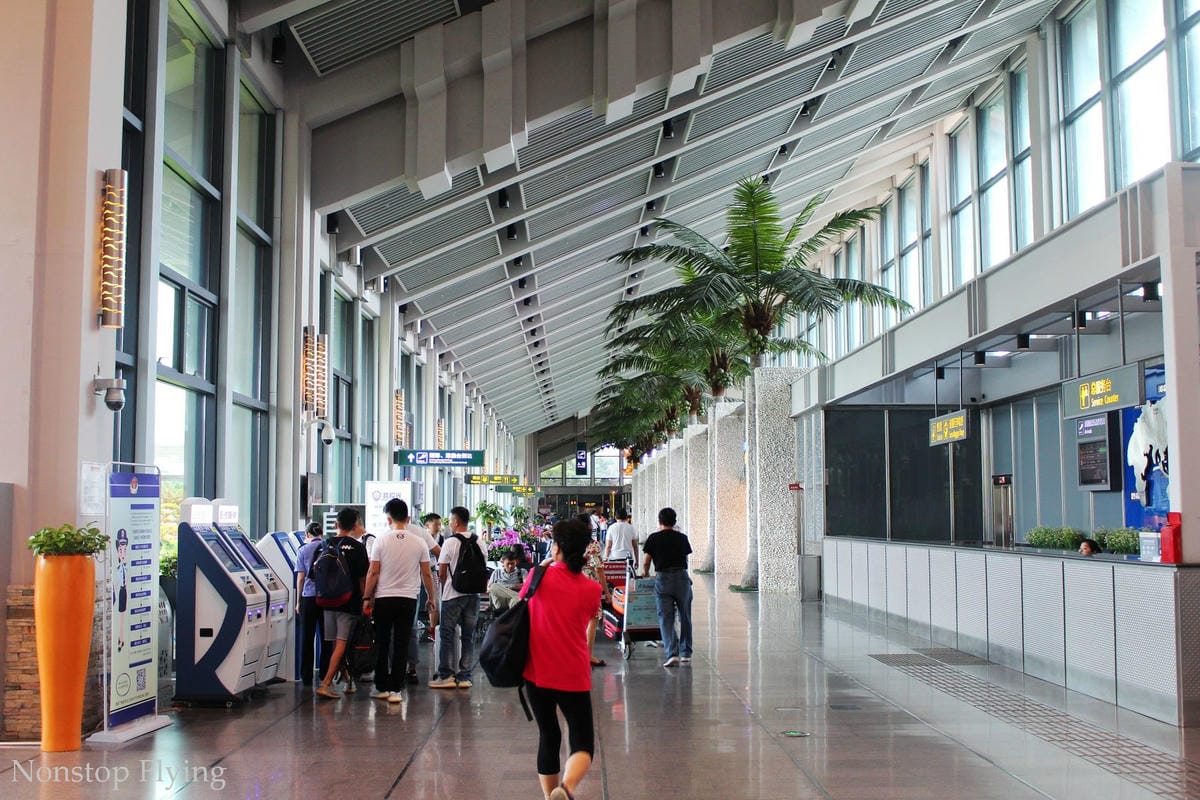 2019.06.30 國泰港龍 KA693 海口-香港 A320飛行記錄 -含海口貴賓室分享/ 一趟與暴風雨、機械搶修賽跑的旅程